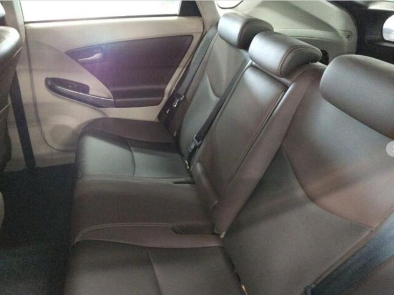 
Toyota Prius Plus Purple full									