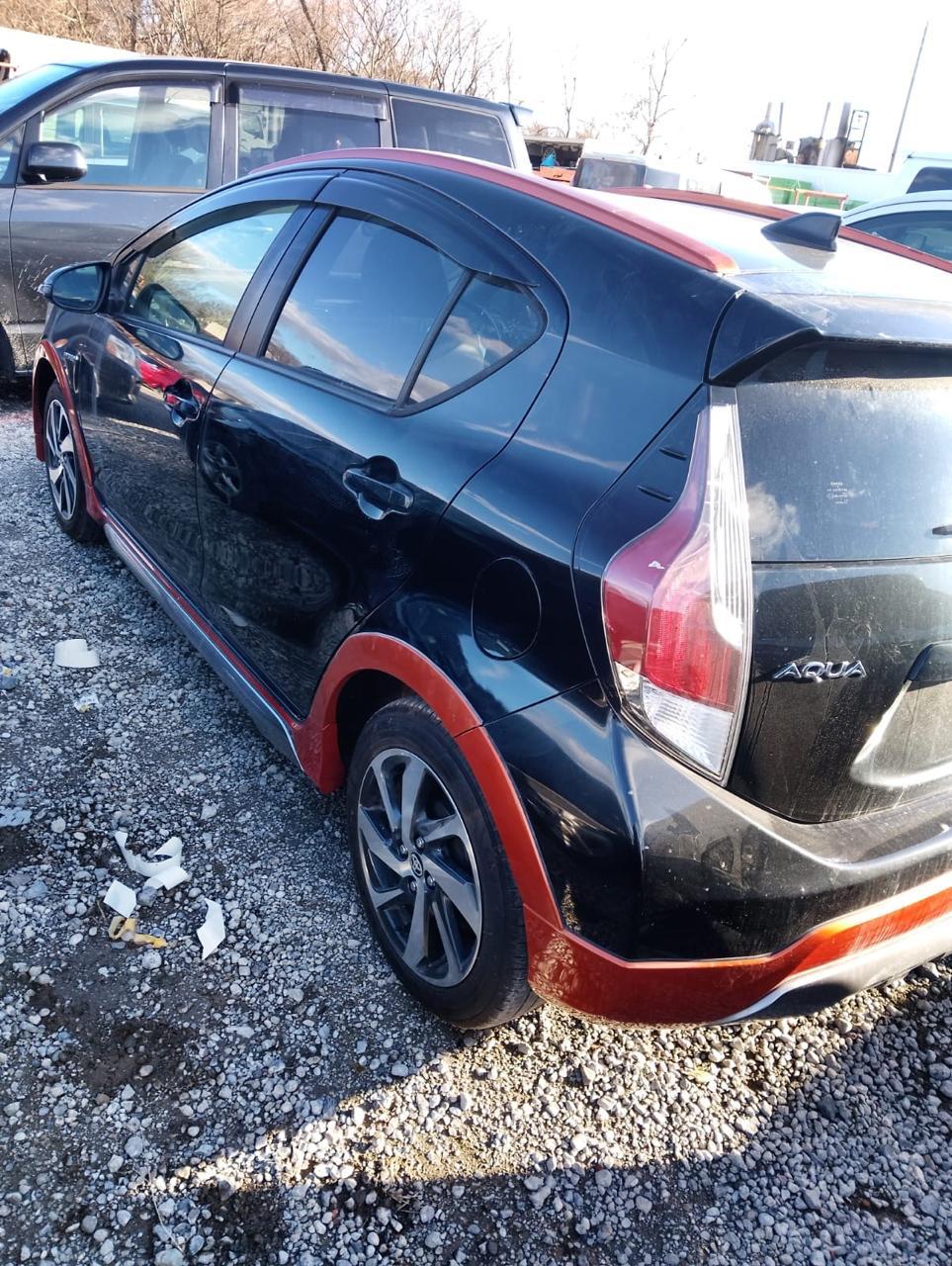 
Toyota Aqua Crossover full									