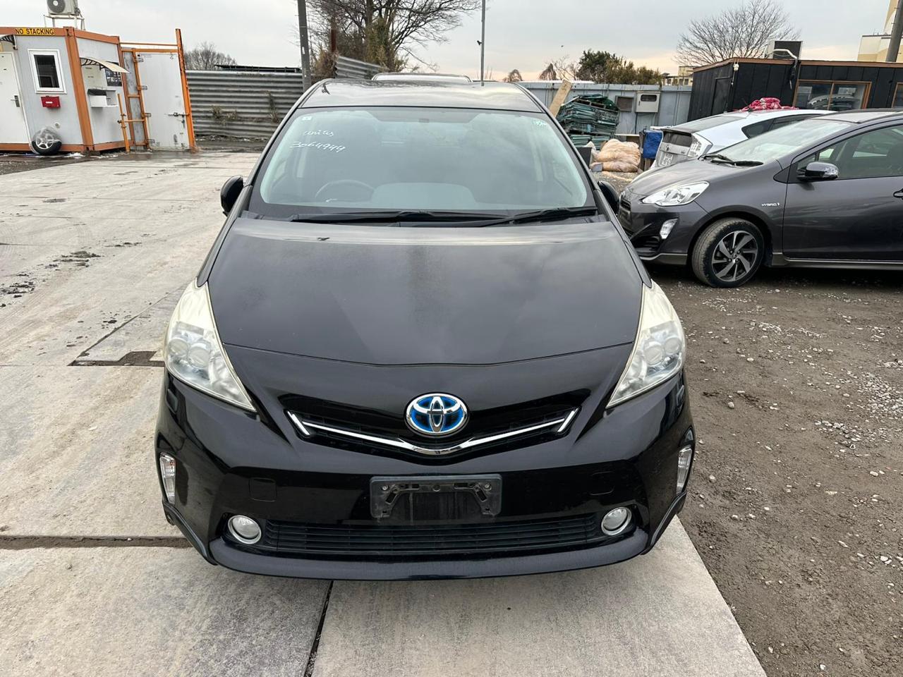 
Toyota Prius Plus 2013 full									