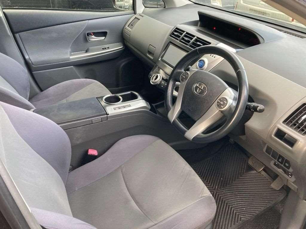 
Toyota Prius Plus 2013 full									