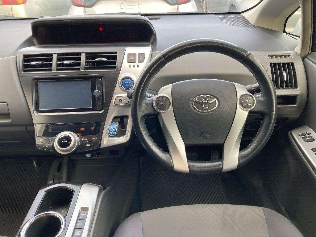 
Toyota Prius Plus 2013 full									