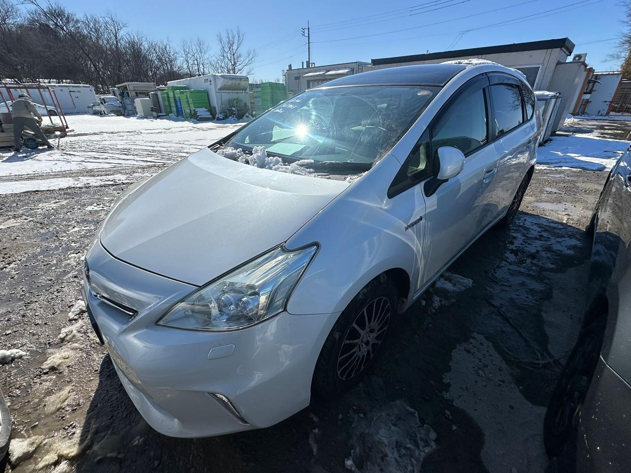 
Toyota Prius Plus 2013 White full									