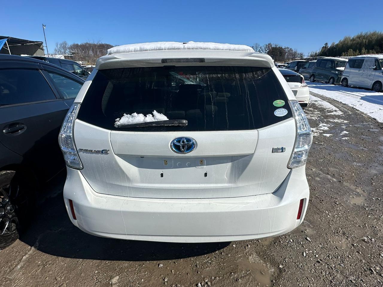 
Toyota Prius Plus 2013 White full									