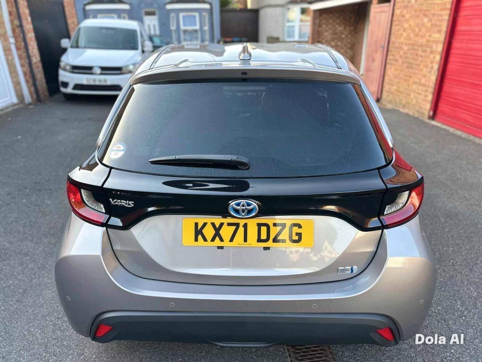 
Toyota Yaris 2021 Grey full									