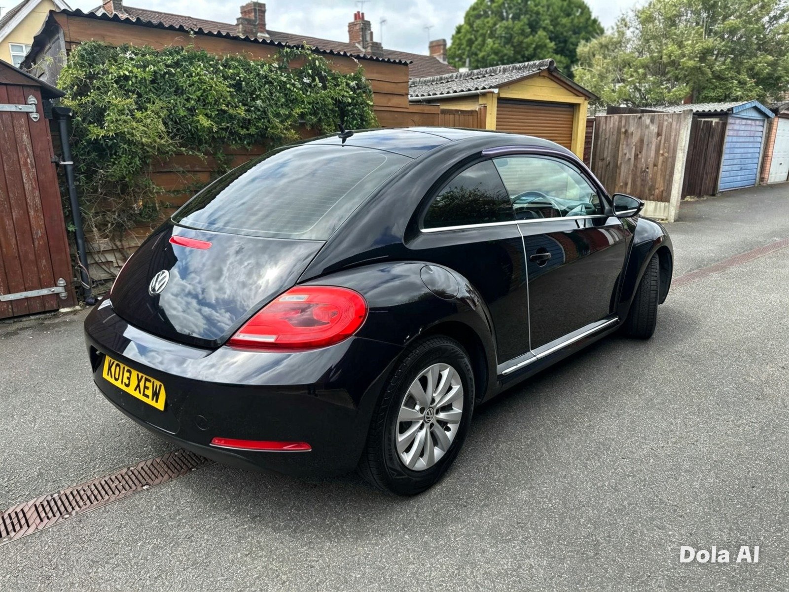 
Volkswagen Beetle 2013 Black full									