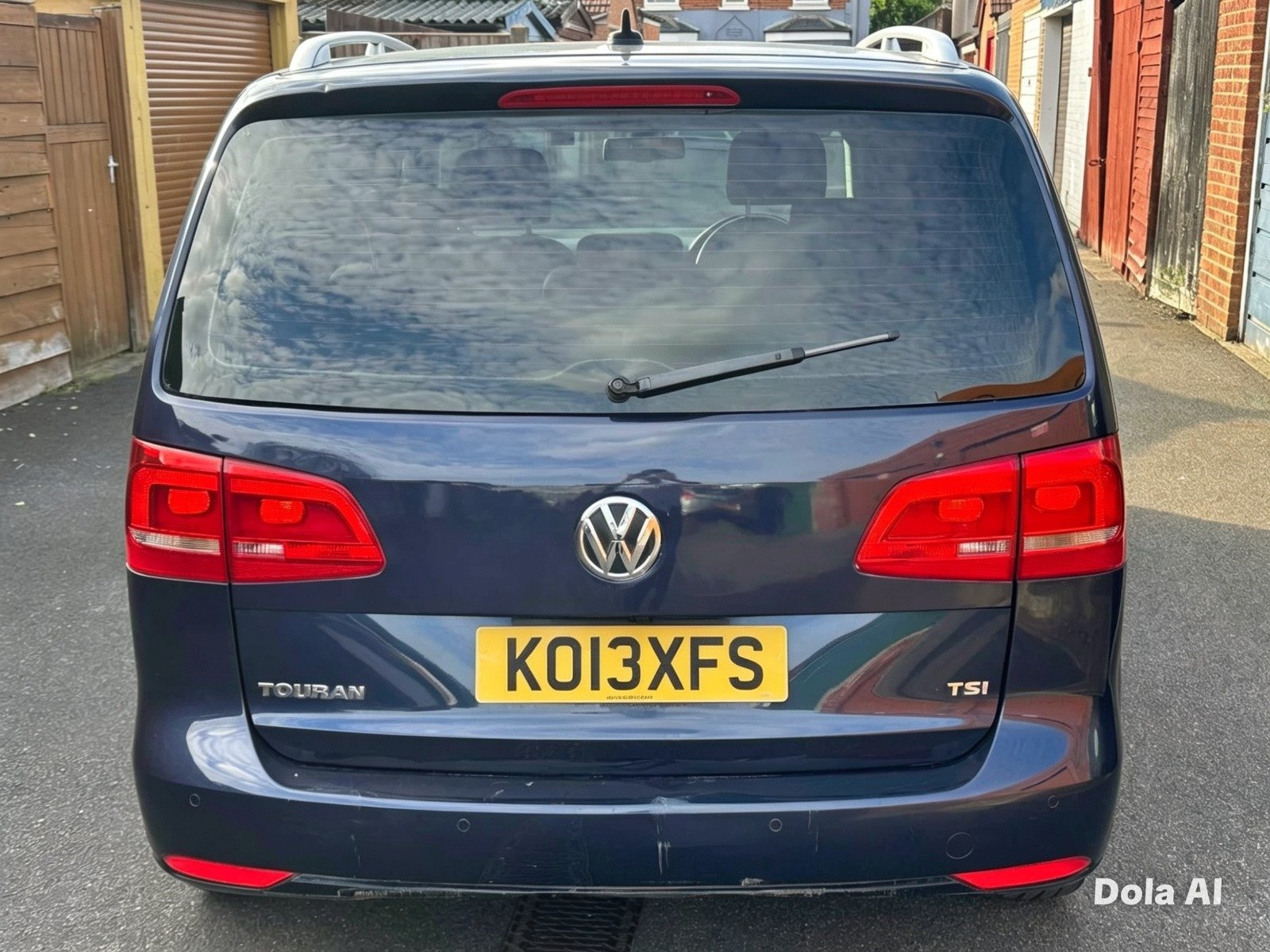 
Volkswagen Touran 2013 Blue full									