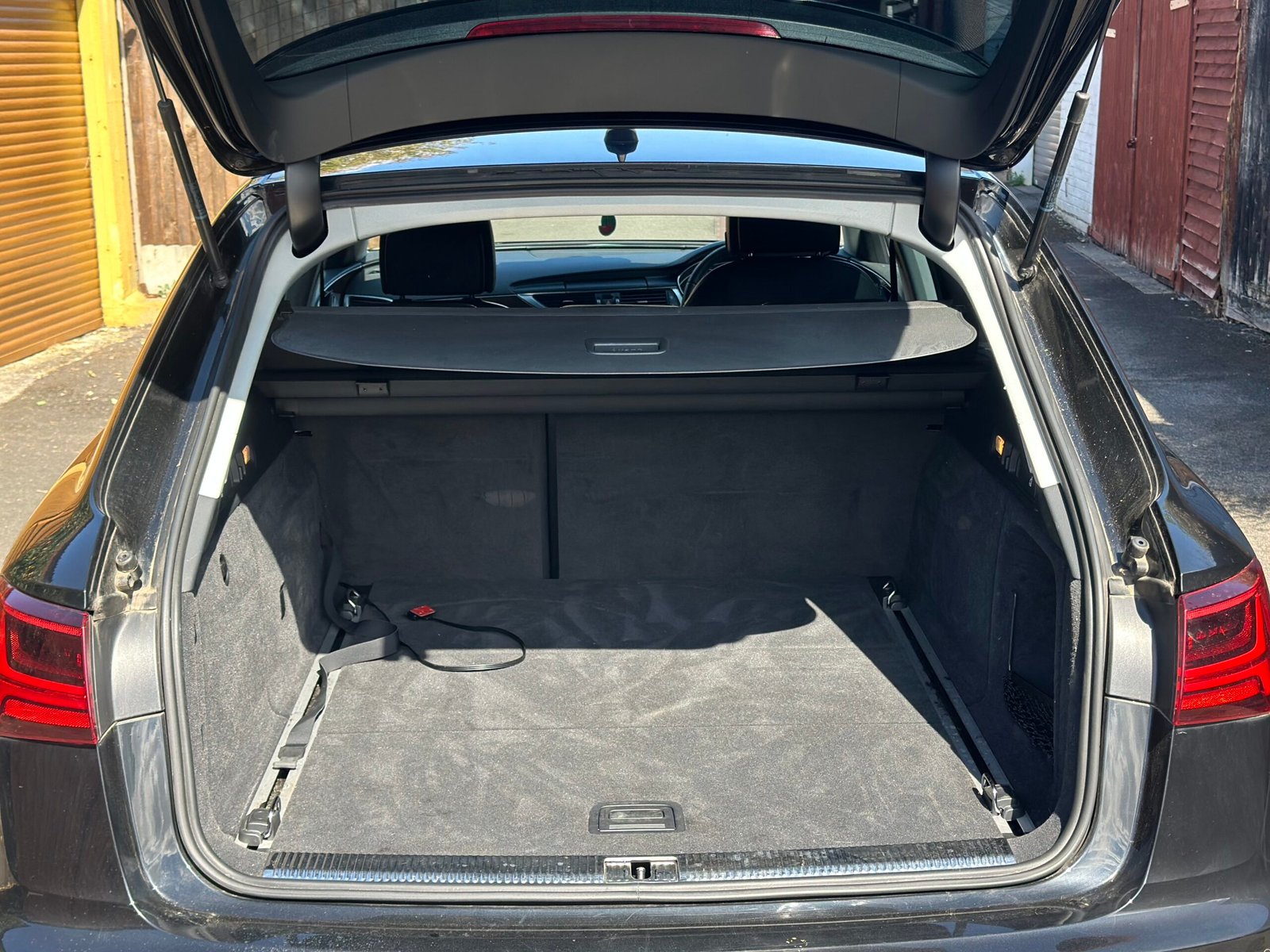 
Audi A6 Avante 2015 black full									