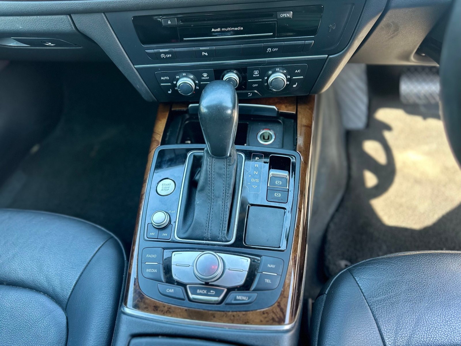 
Audi A6 Avante 2015 black full									