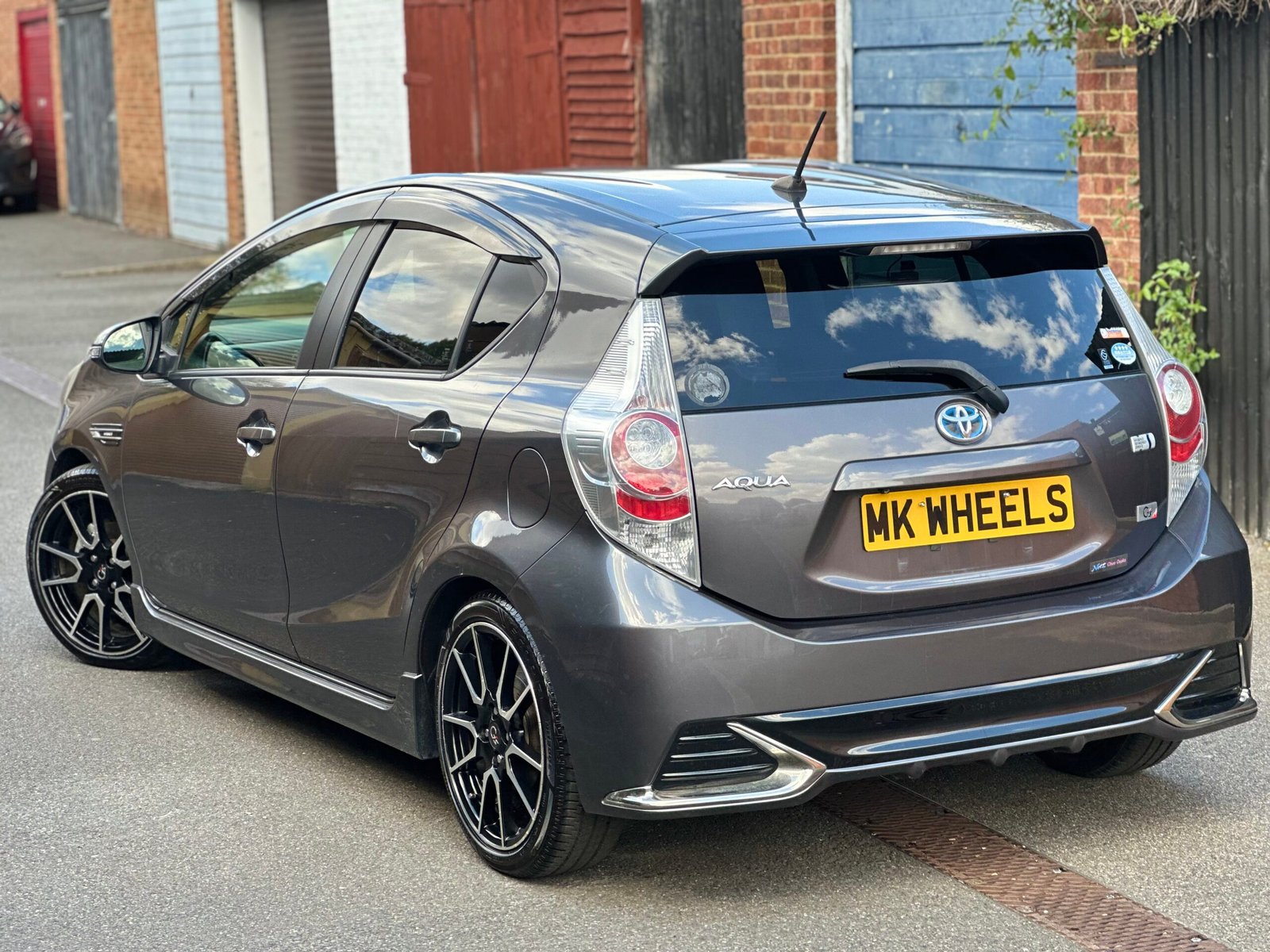
Aqua G GS Package 2014 Grey full									