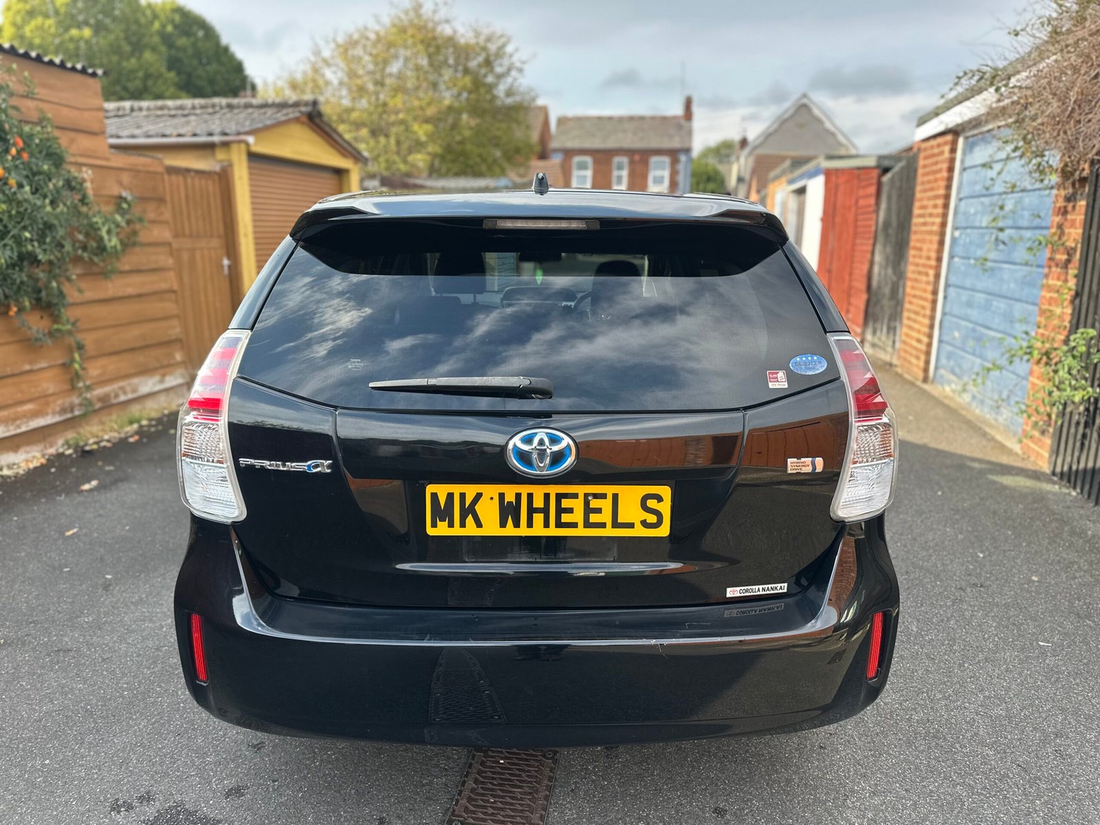 
Toyota Prius Plus 2015 full									