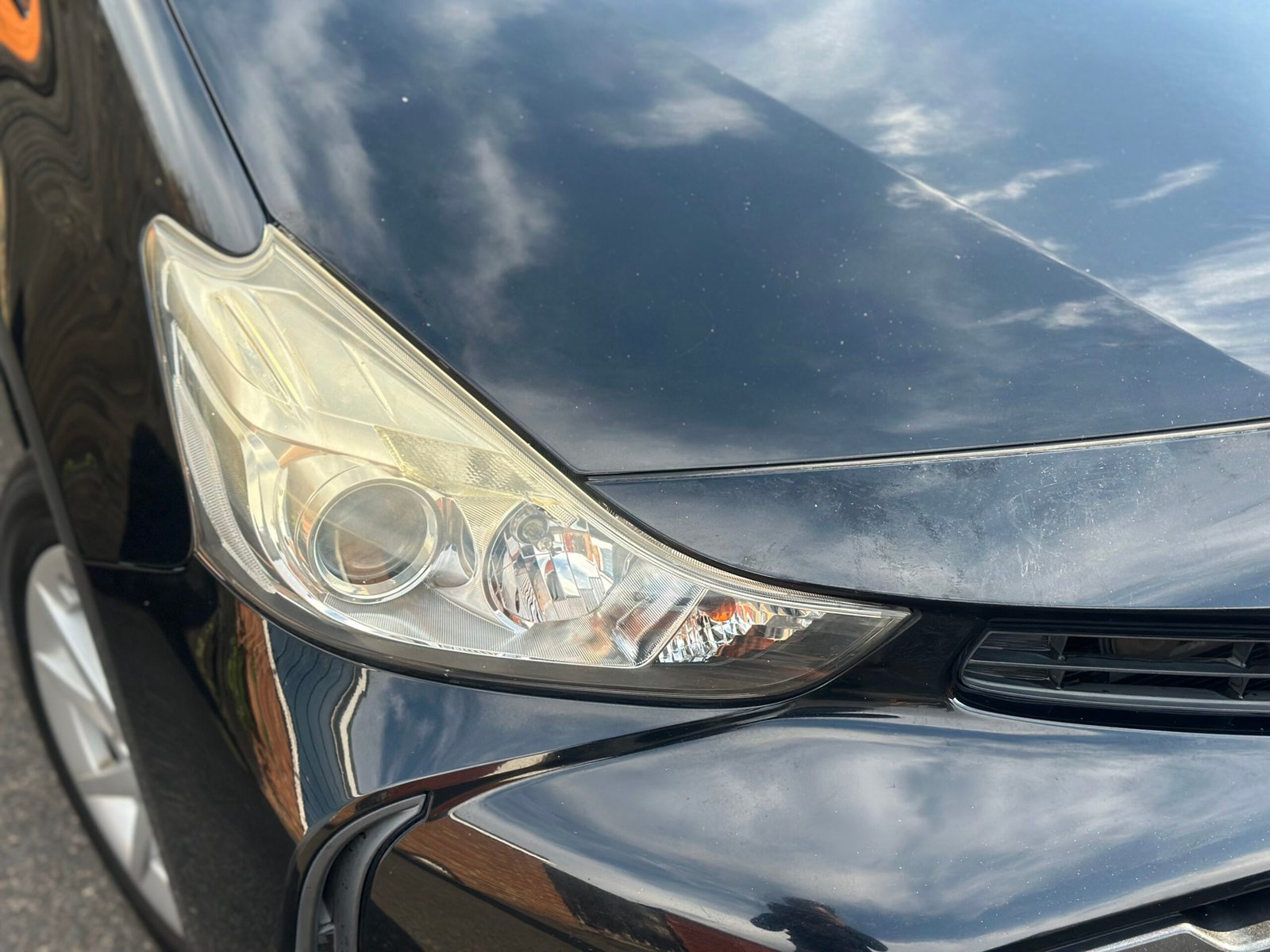 
Toyota Prius Plus 2015 full									