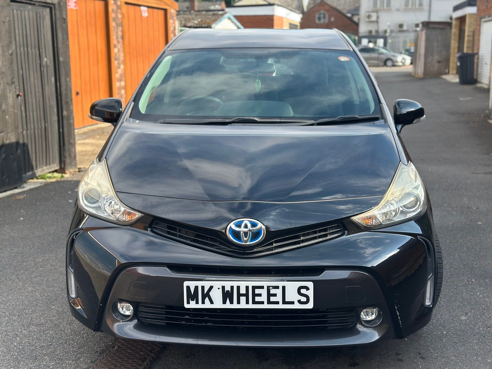 
Toyota Prius Plus 2015 full									