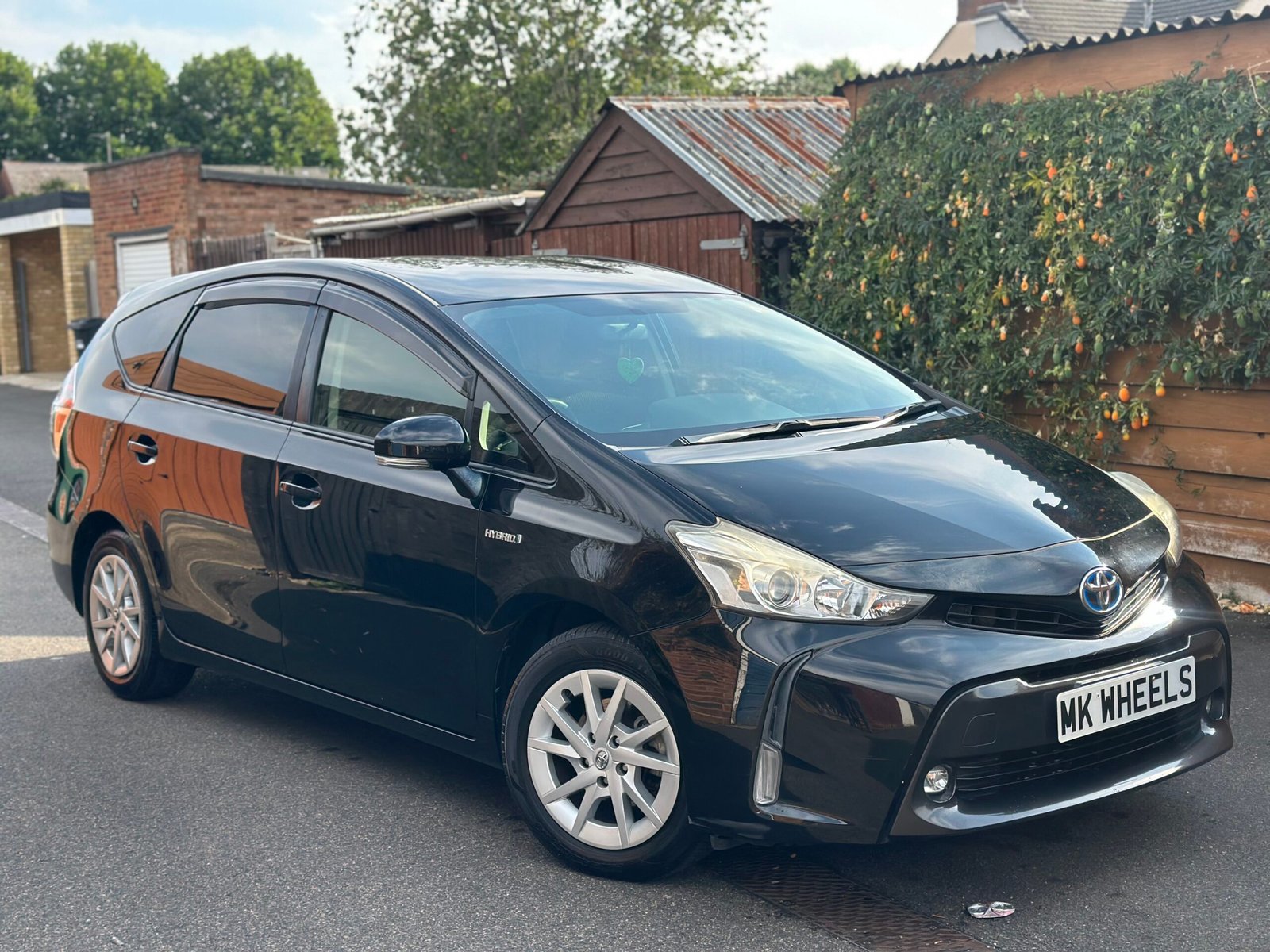 
Toyota Prius Plus 2015 full									