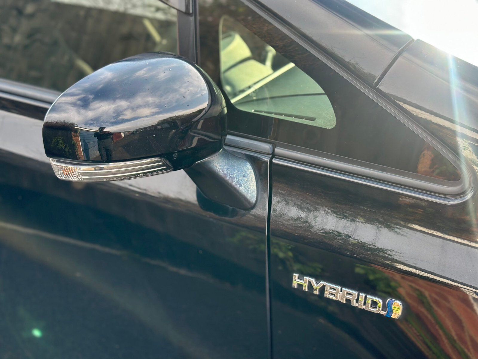 
Toyota Prius Plus 2015 full									