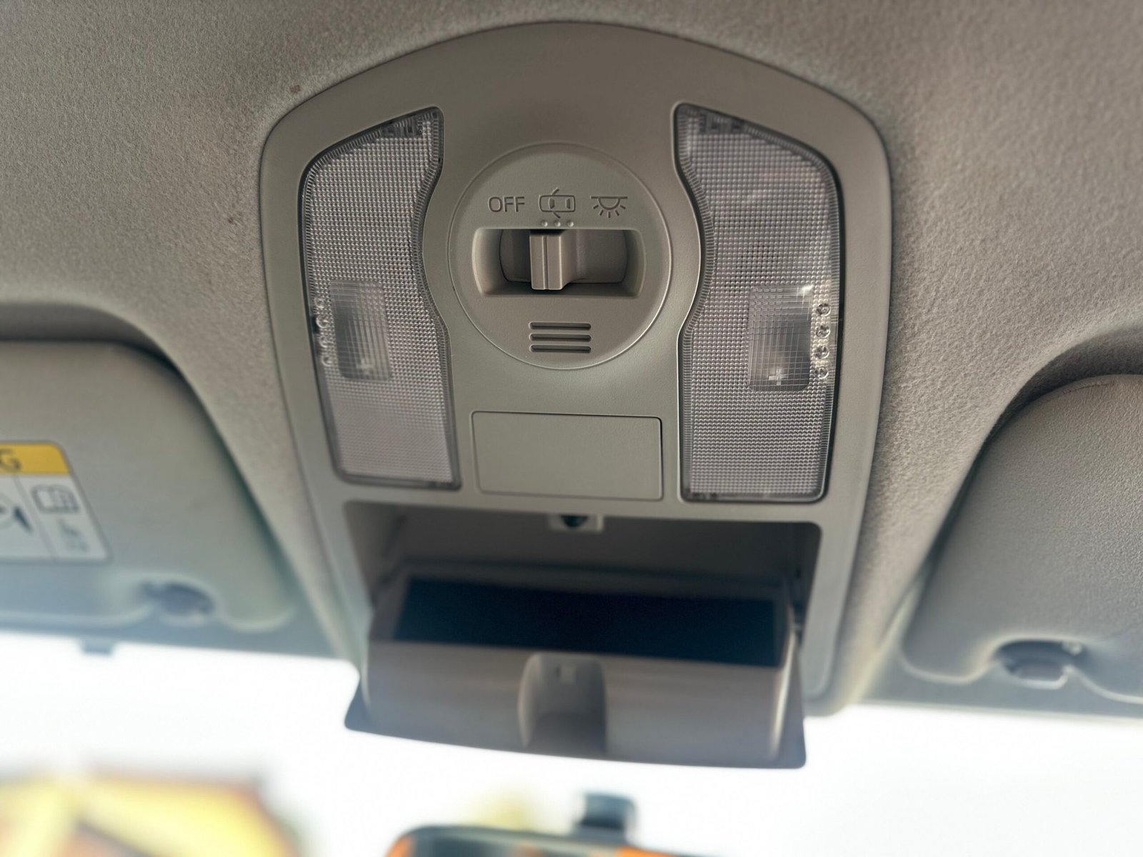 
Toyota Prius Plus 2015 full									