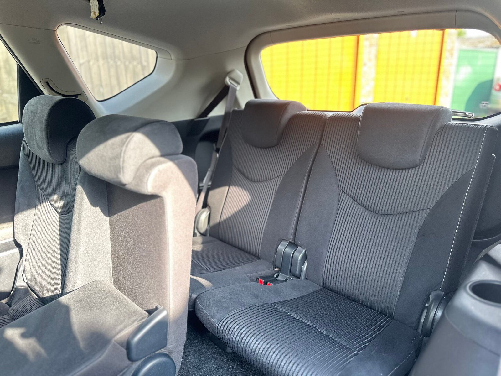 
Toyota Prius Plus 2015 full									