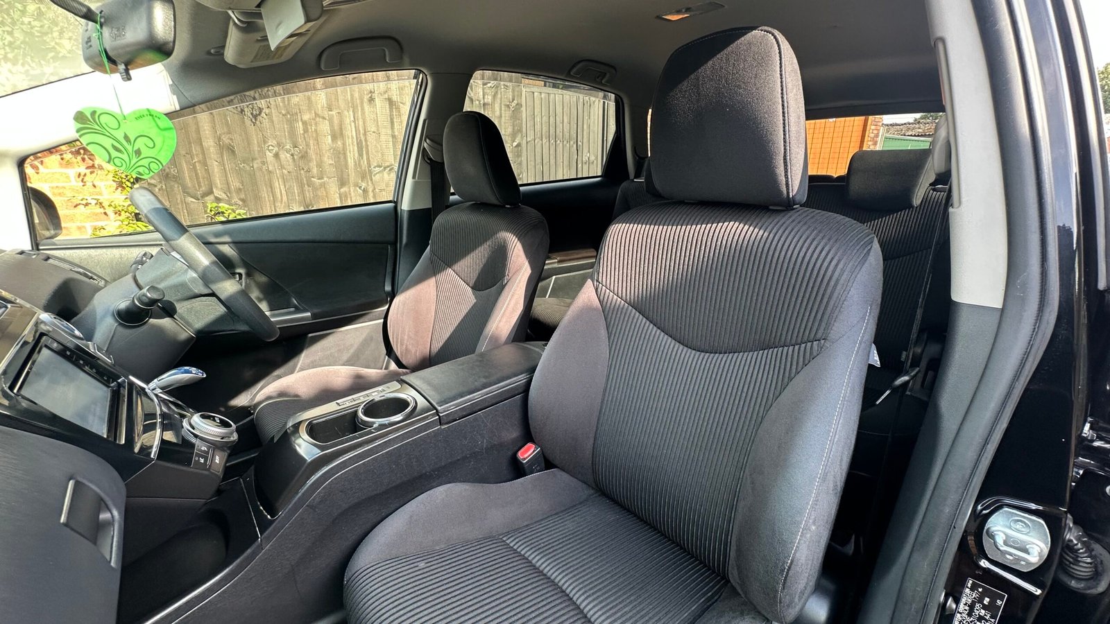 
Toyota Prius Plus 2015 full									