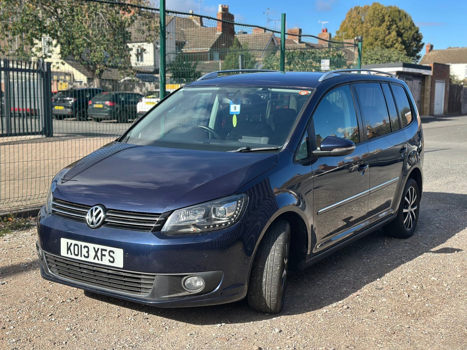 
Volkswagen Touran 2013 Blue full									