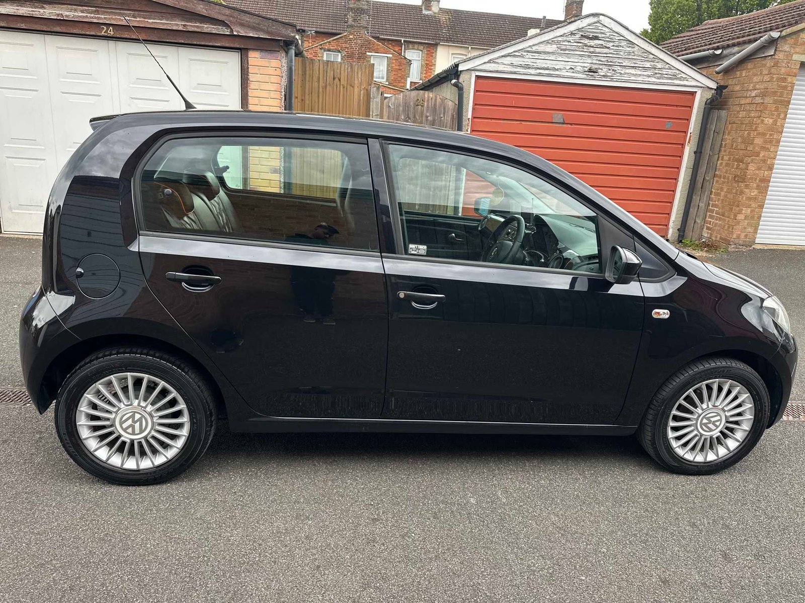 
Volkswagen Up full									
