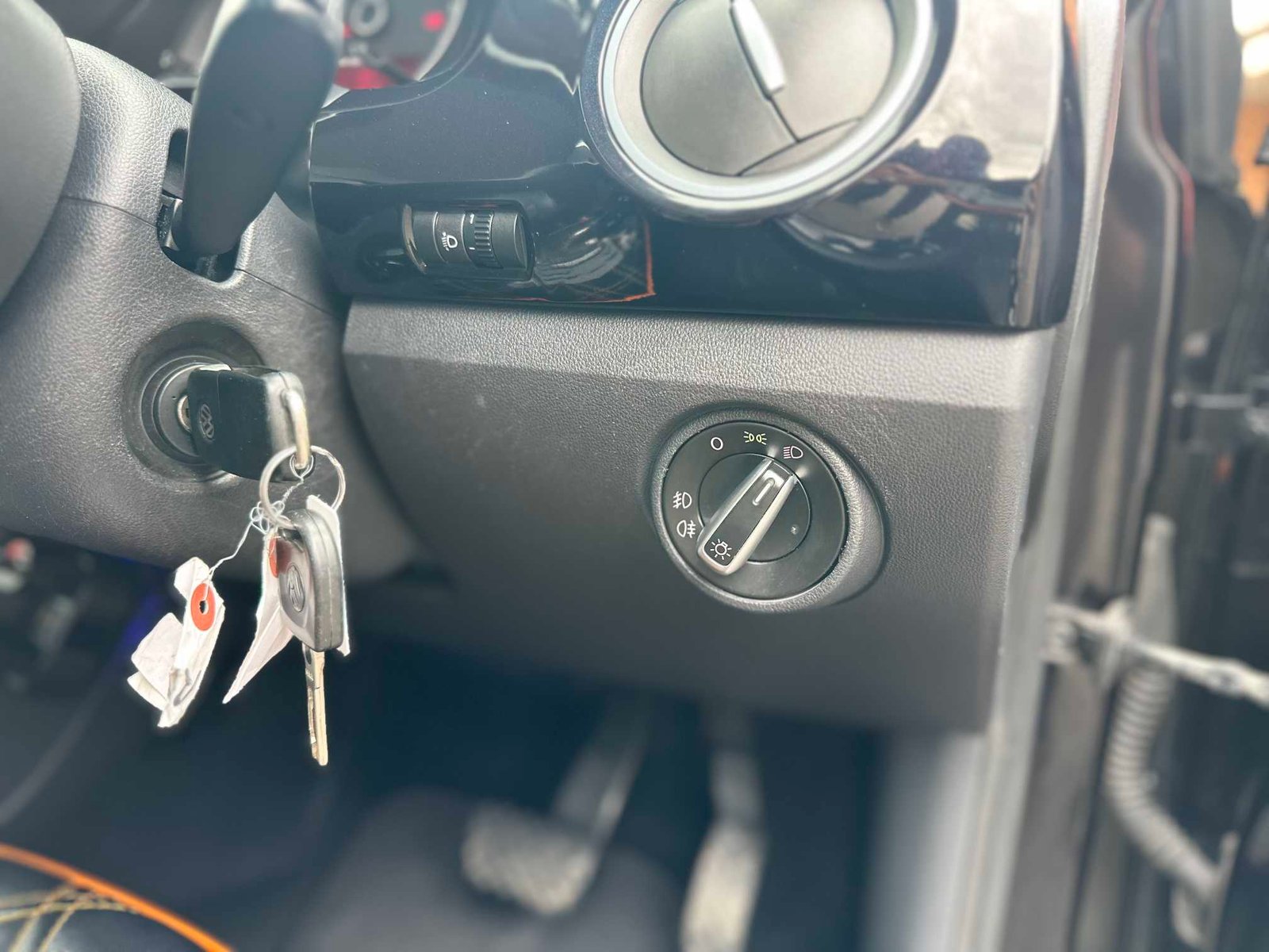 
Volkswagen Up full									