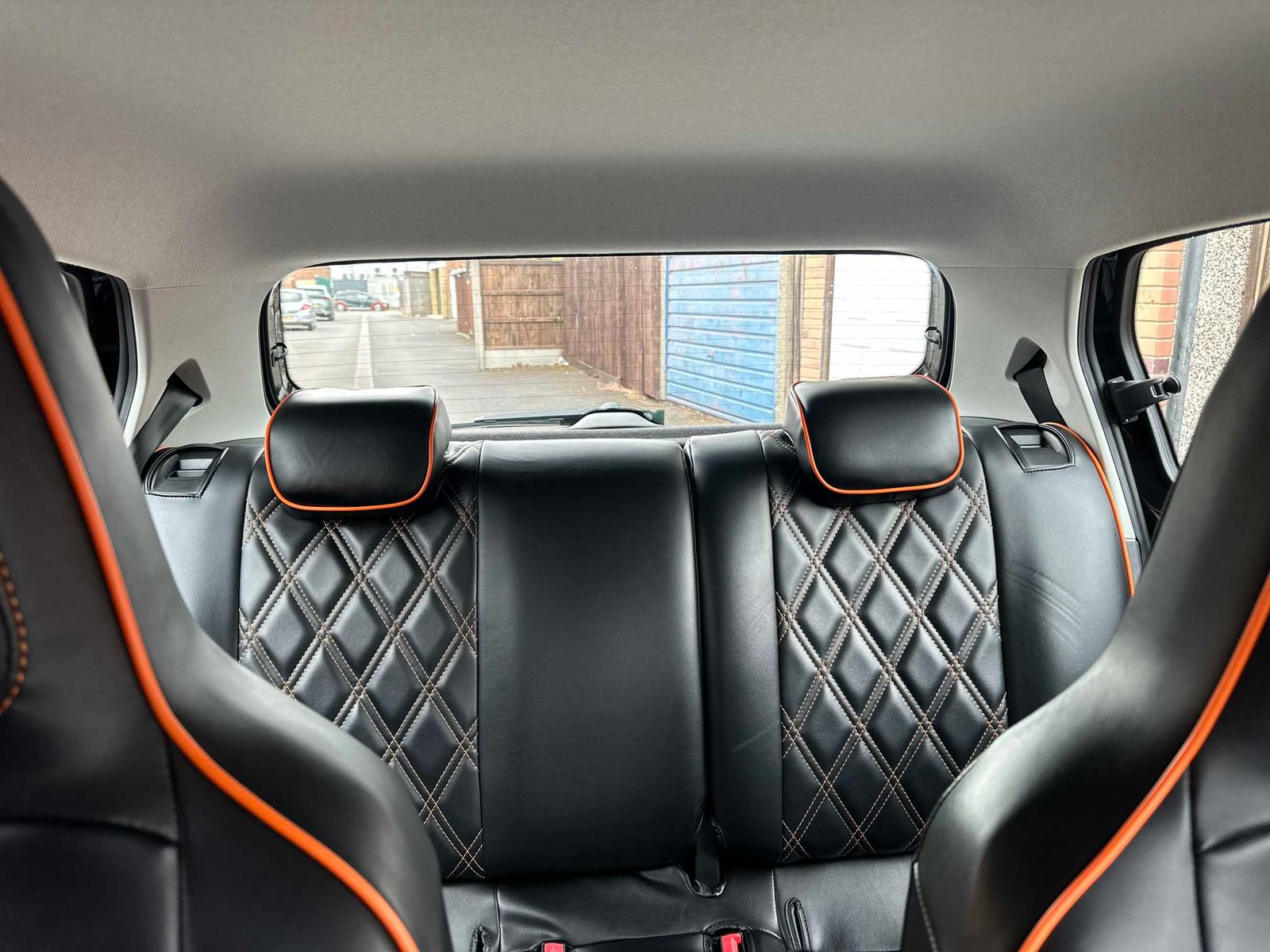 
Volkswagen Up full									