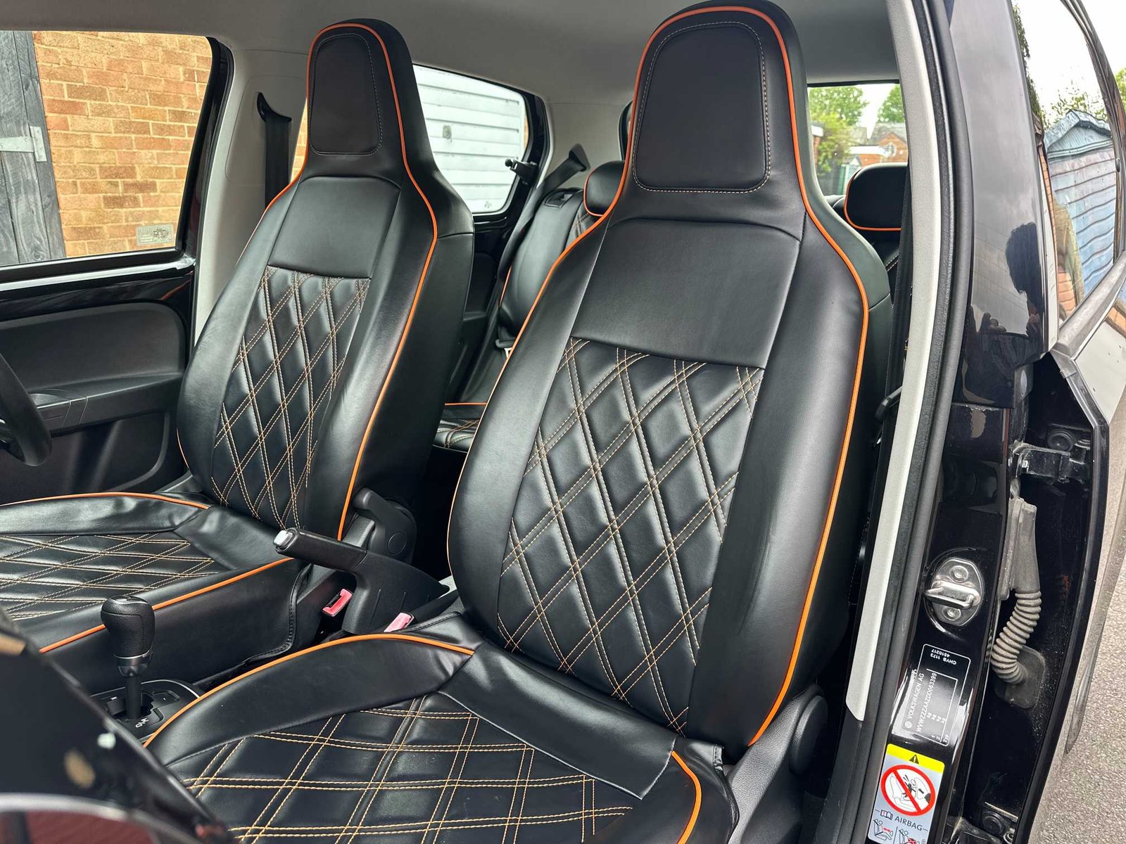 
Volkswagen Up full									