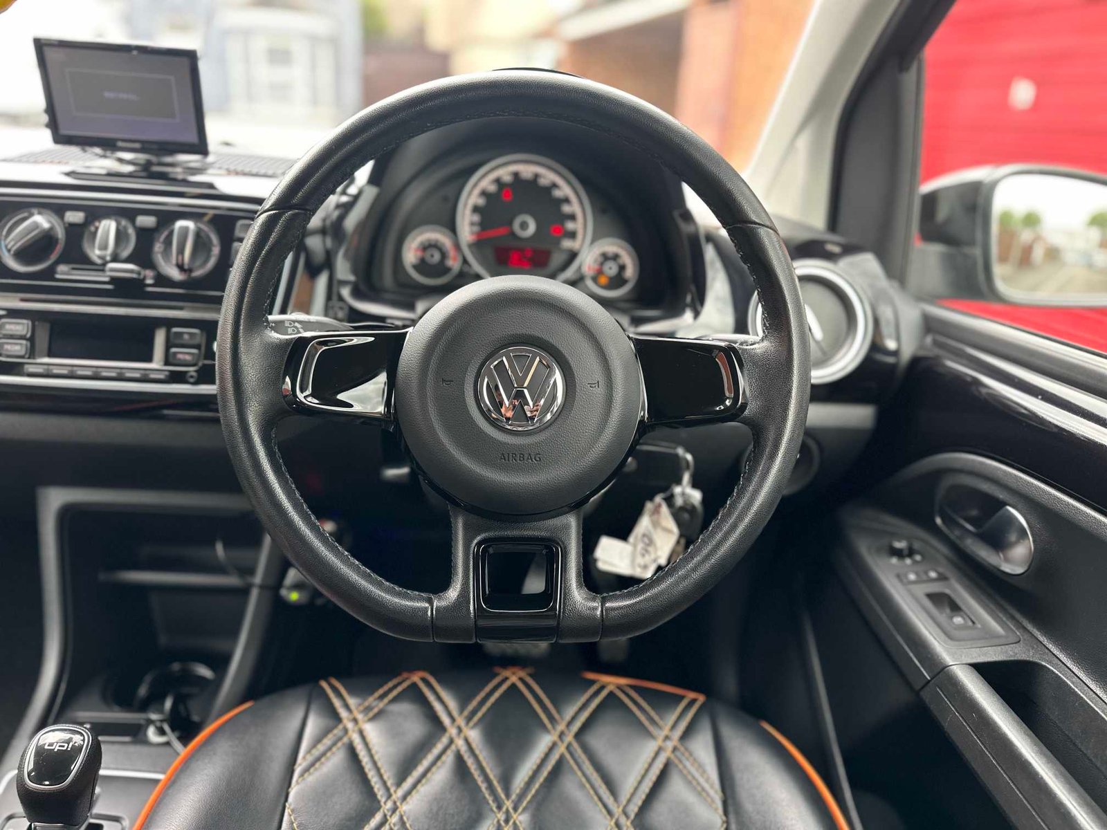 
Volkswagen Up full									