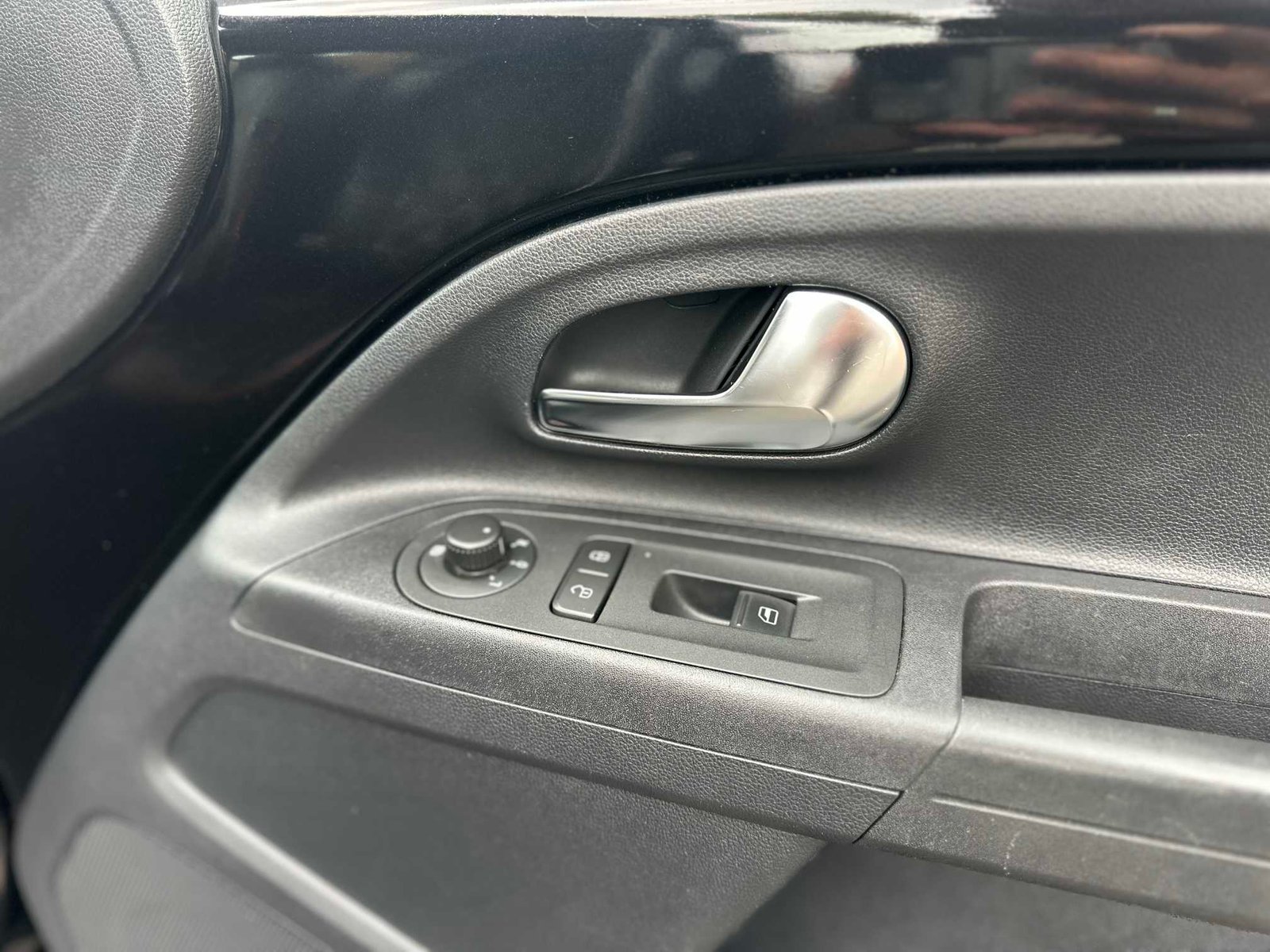 
Volkswagen Up full									