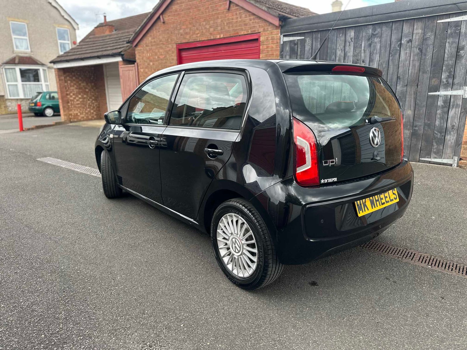 
Volkswagen Up full									