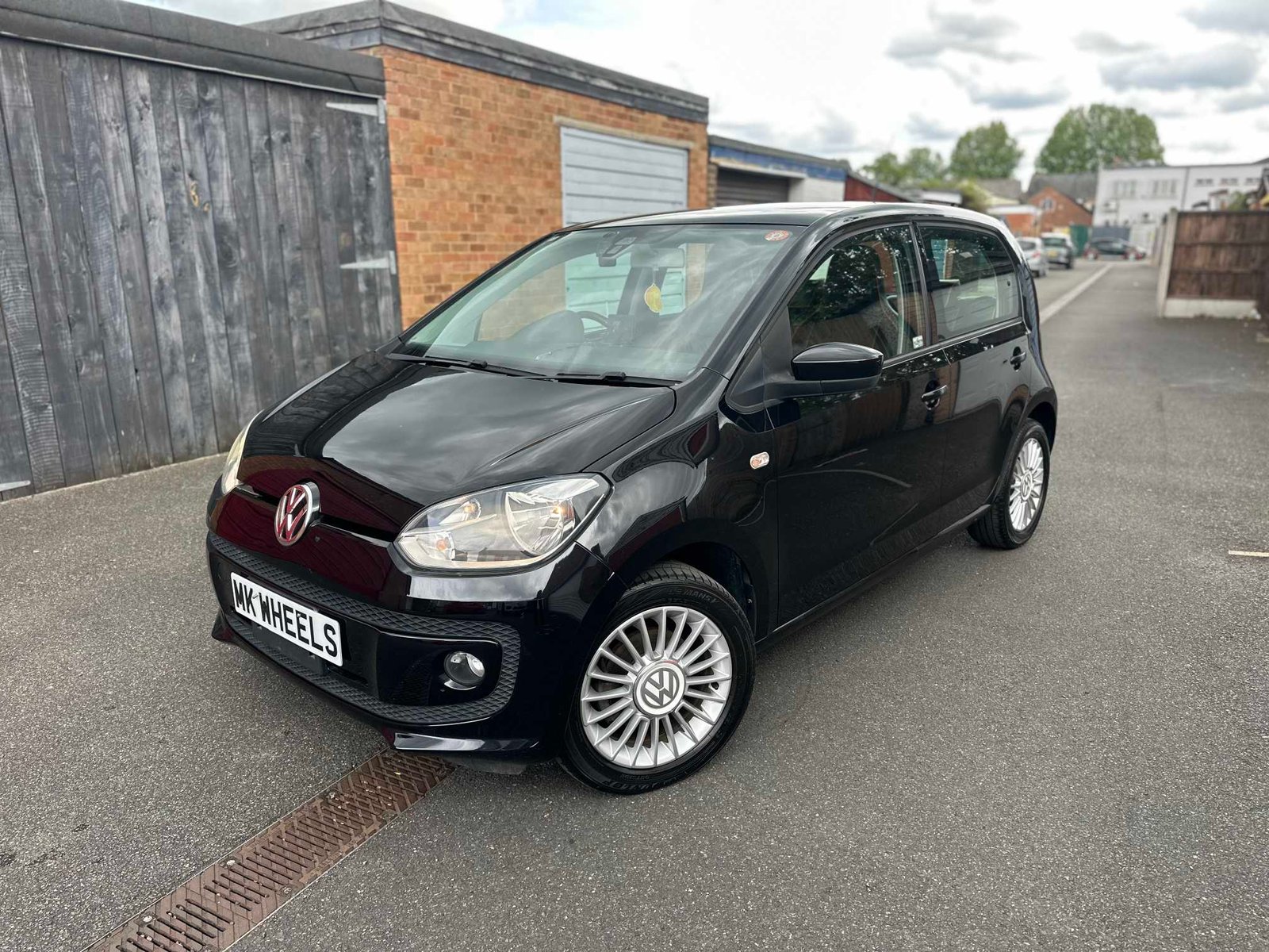 
Volkswagen Up full									