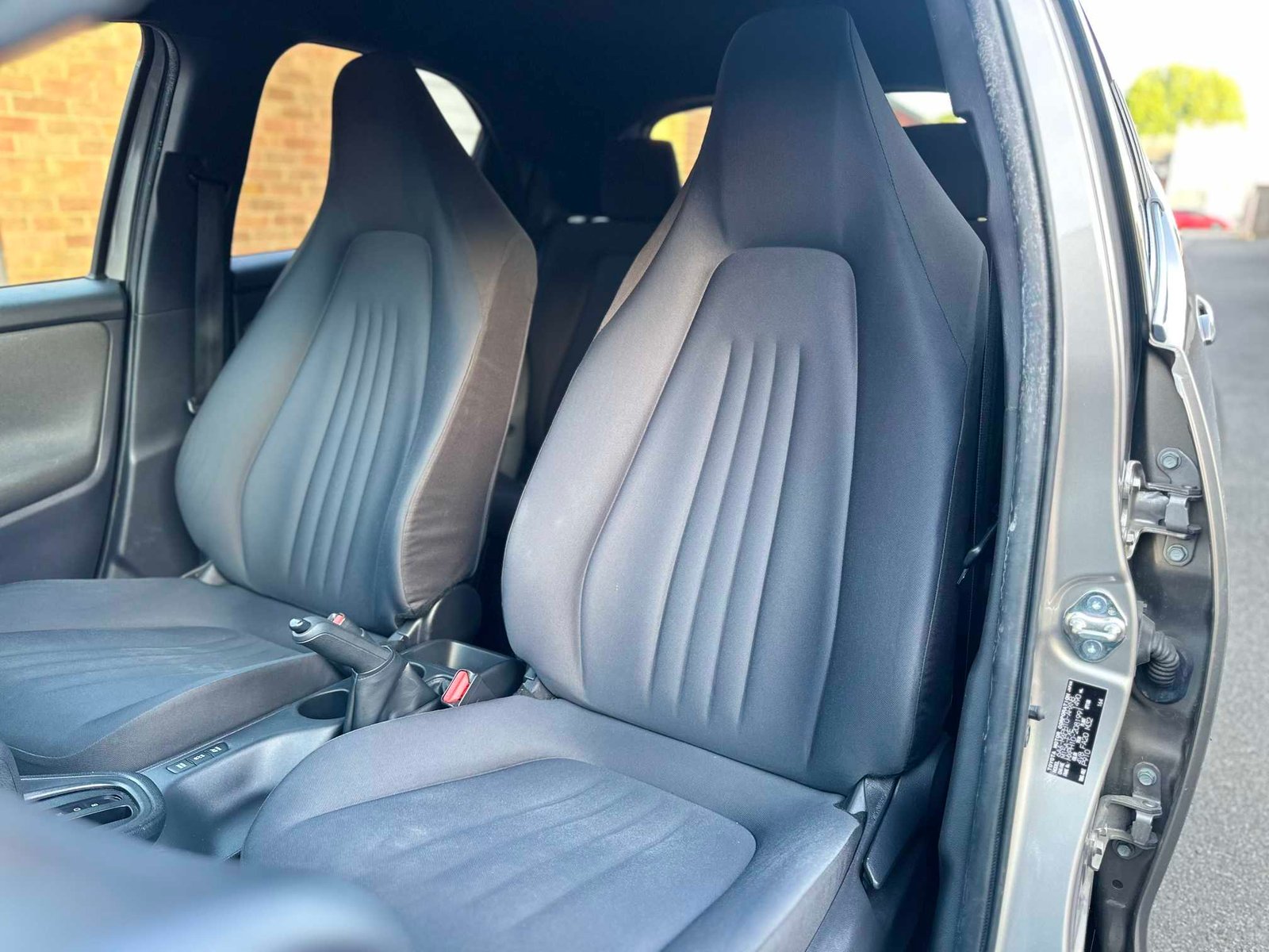 
Toyota Yaris 2021 Grey full									