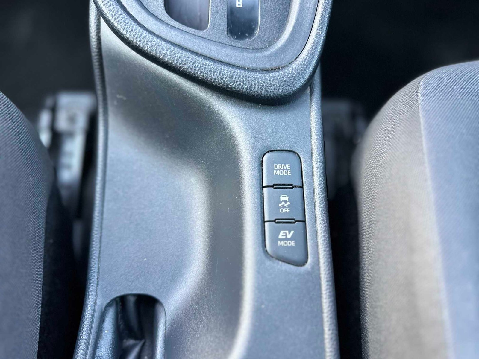 
Toyota Yaris 2021 Grey full									
