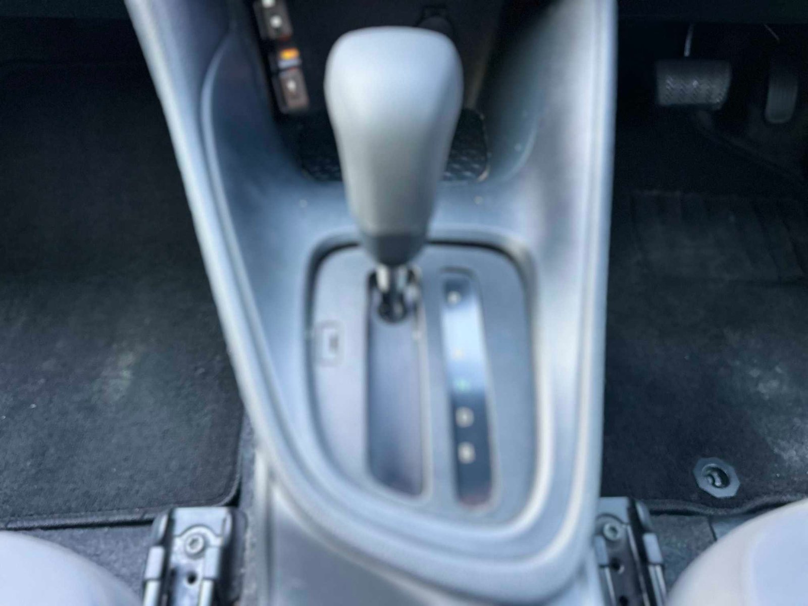 
Toyota Yaris 2021 Grey full									