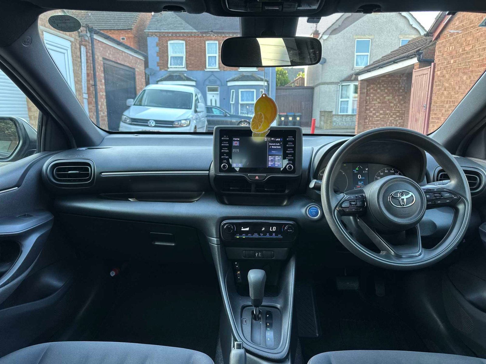 
Toyota Yaris 2021 Grey full									