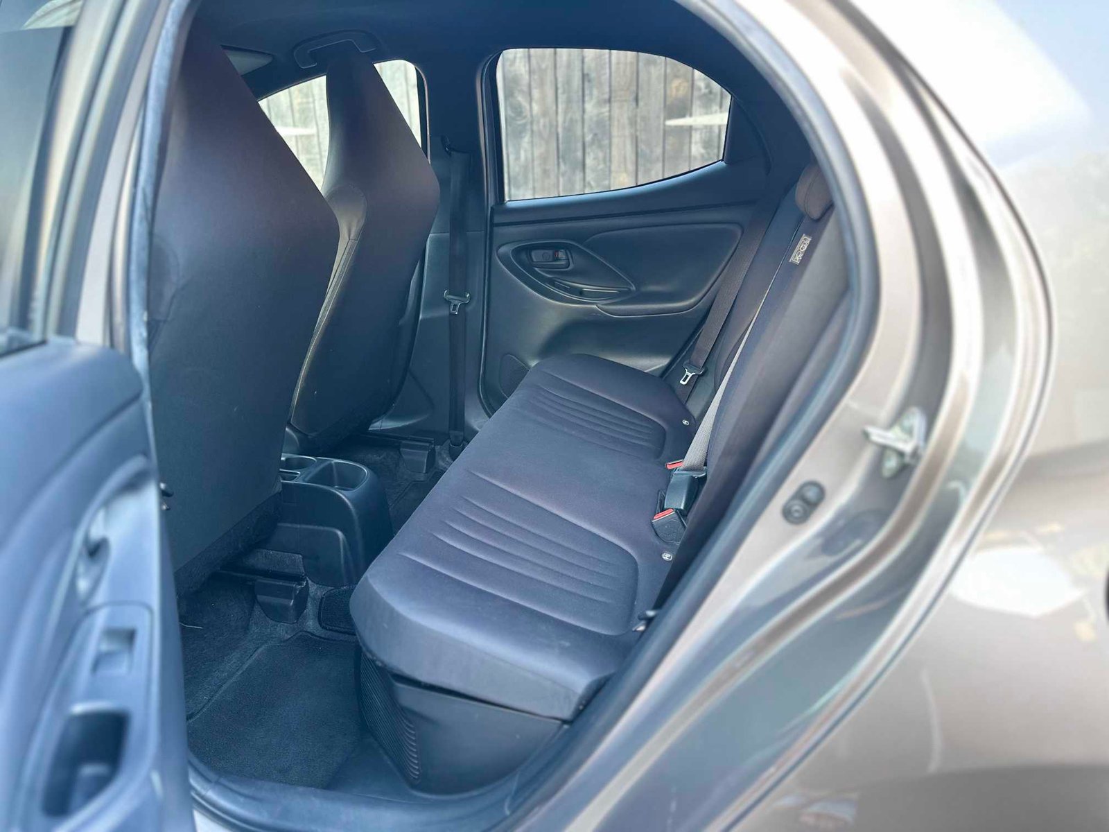 
Toyota Yaris 2021 Grey full									