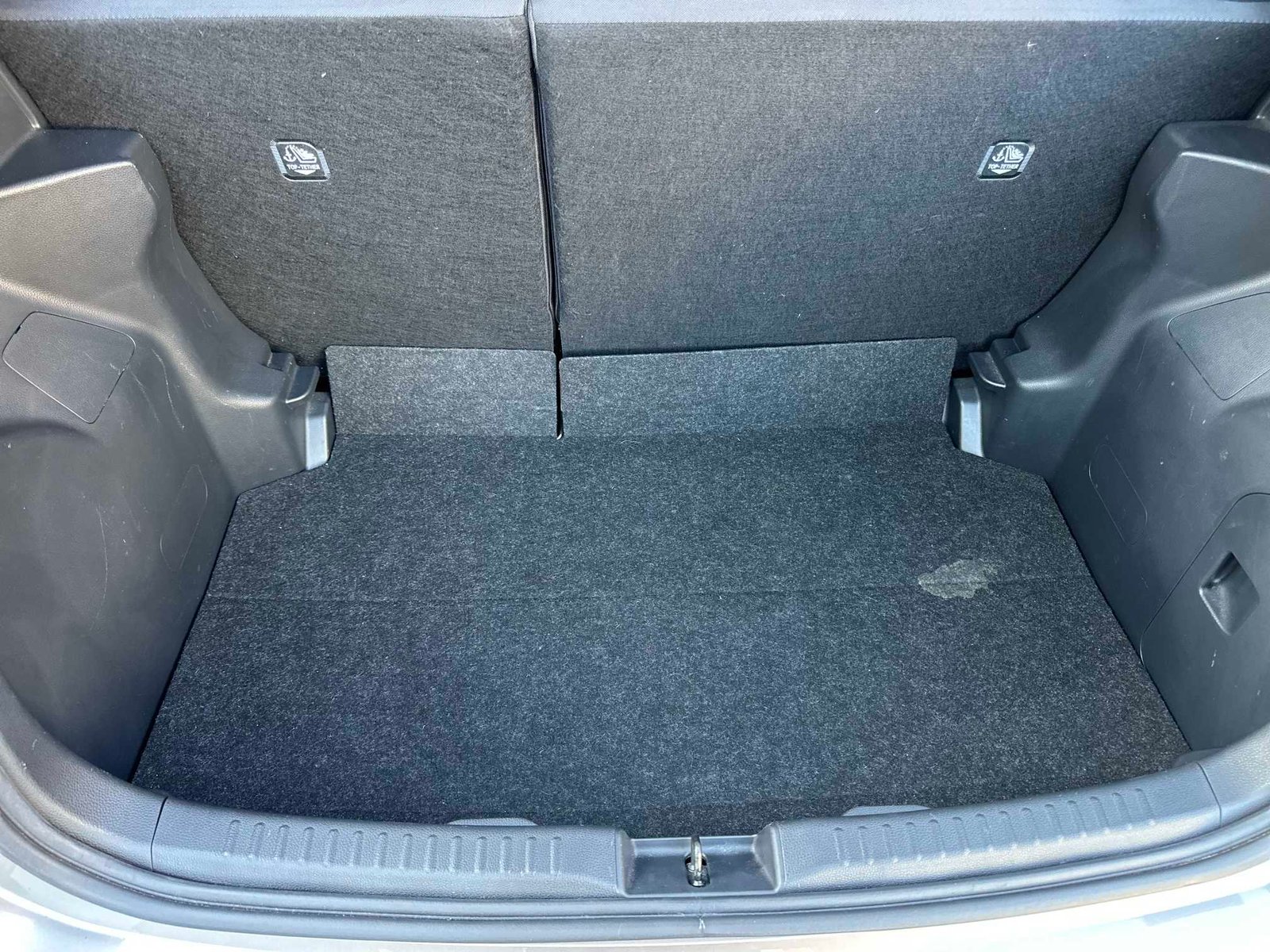
Toyota Yaris 2021 Grey full									