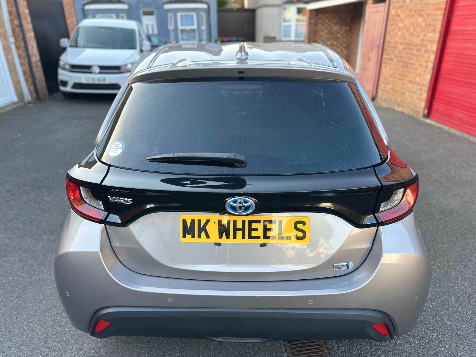 
Toyota Yaris 2021 Grey full									