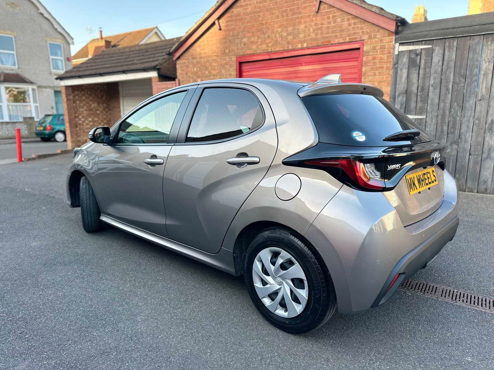 
Toyota Yaris 2021 Grey full									