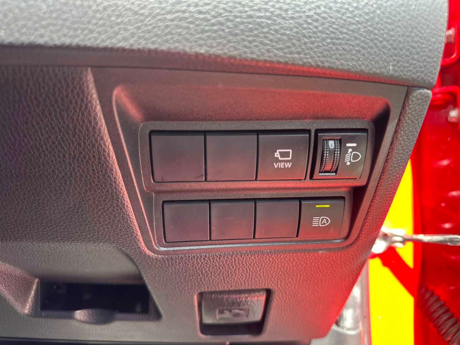 
Toyota Yaris 2020 Red full									