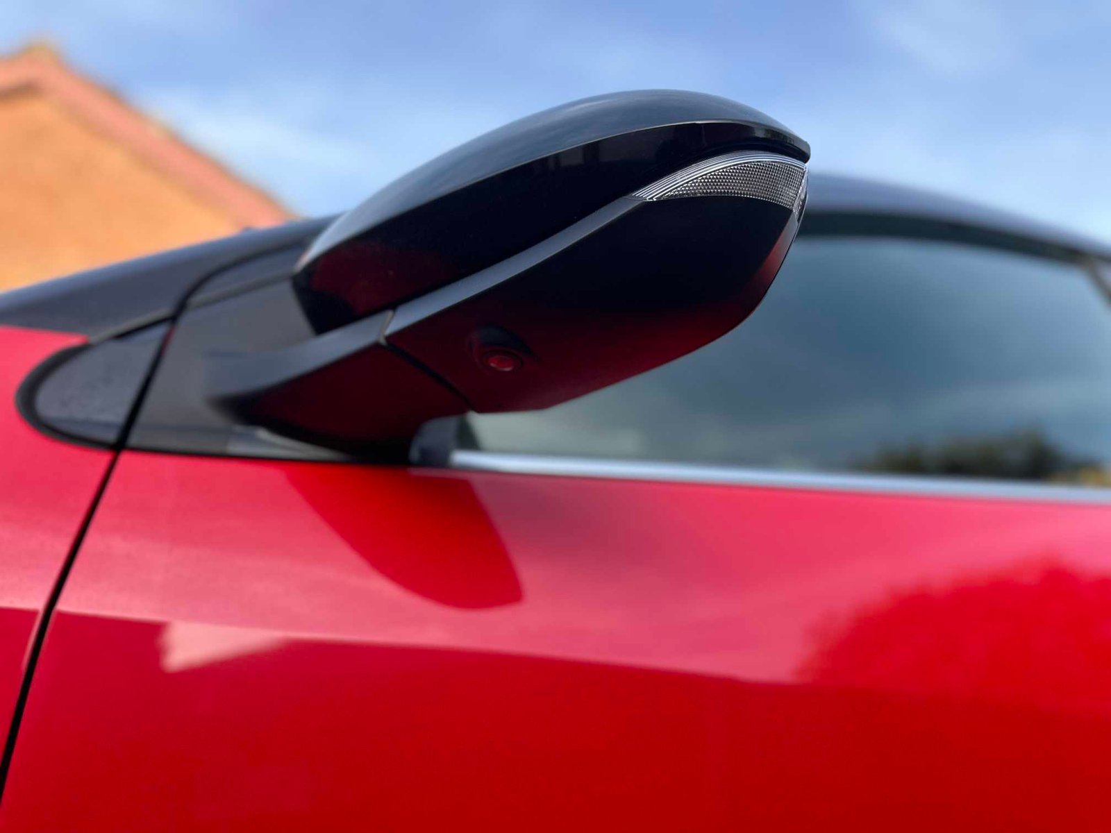
Toyota Yaris 2020 Red full									
