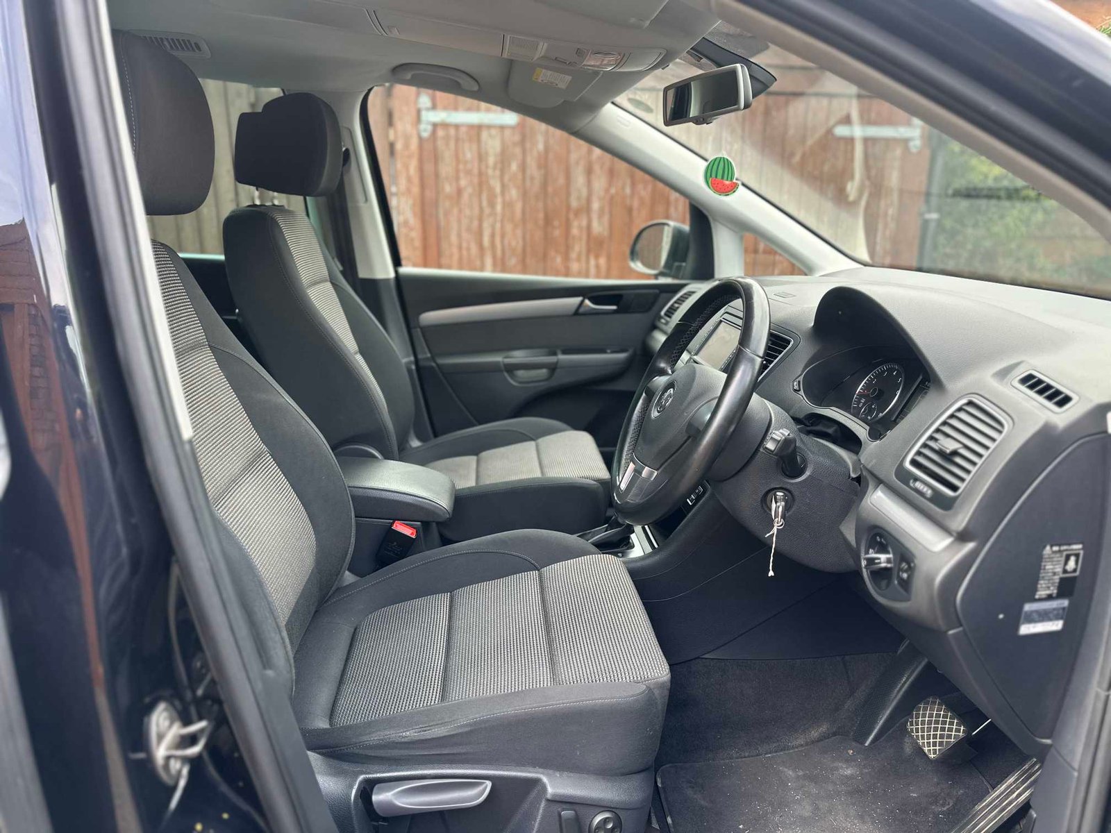 
Volkswagen Sharan 2013 Black full									