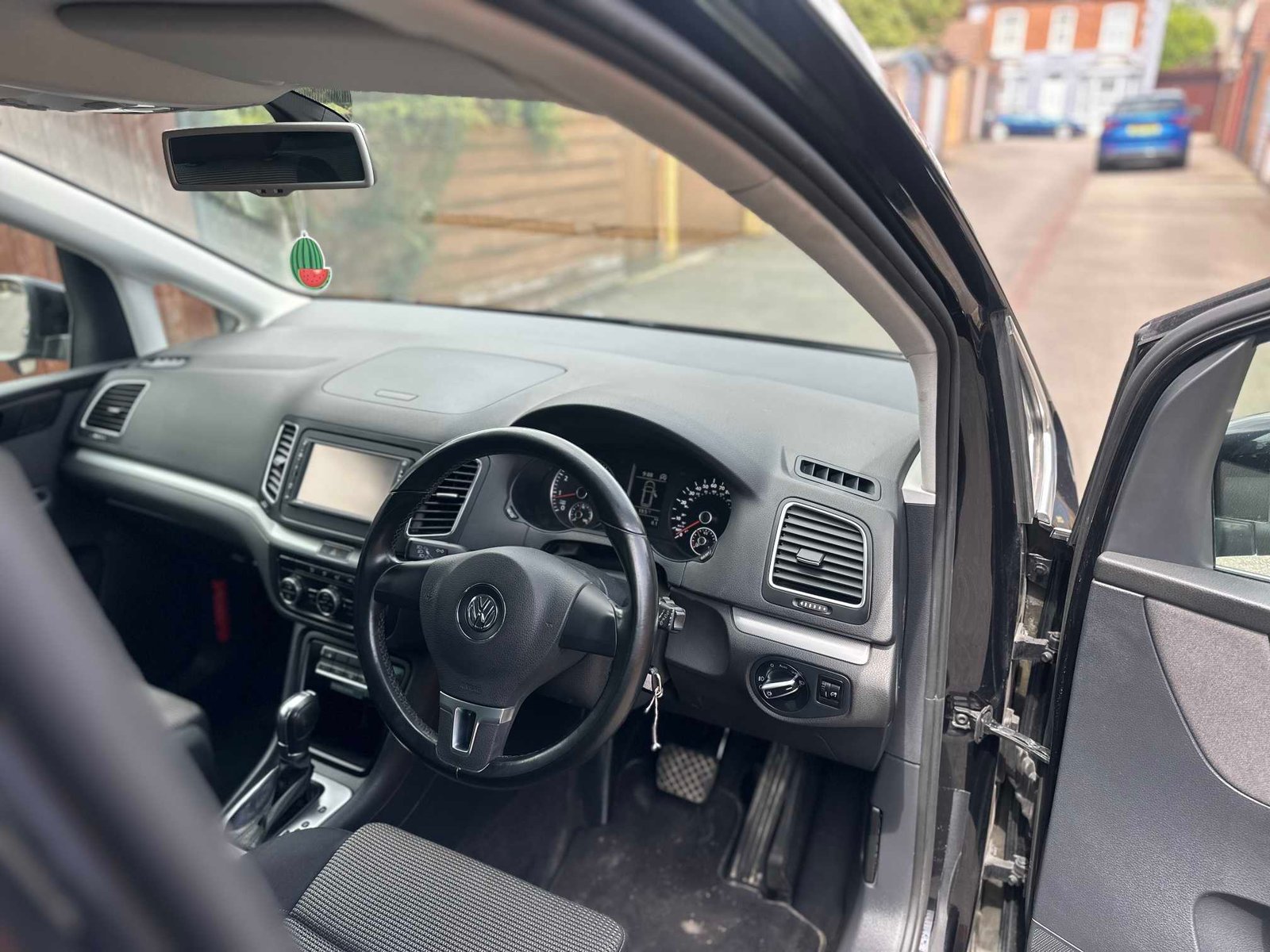 
Volkswagen Sharan 2013 Black full									