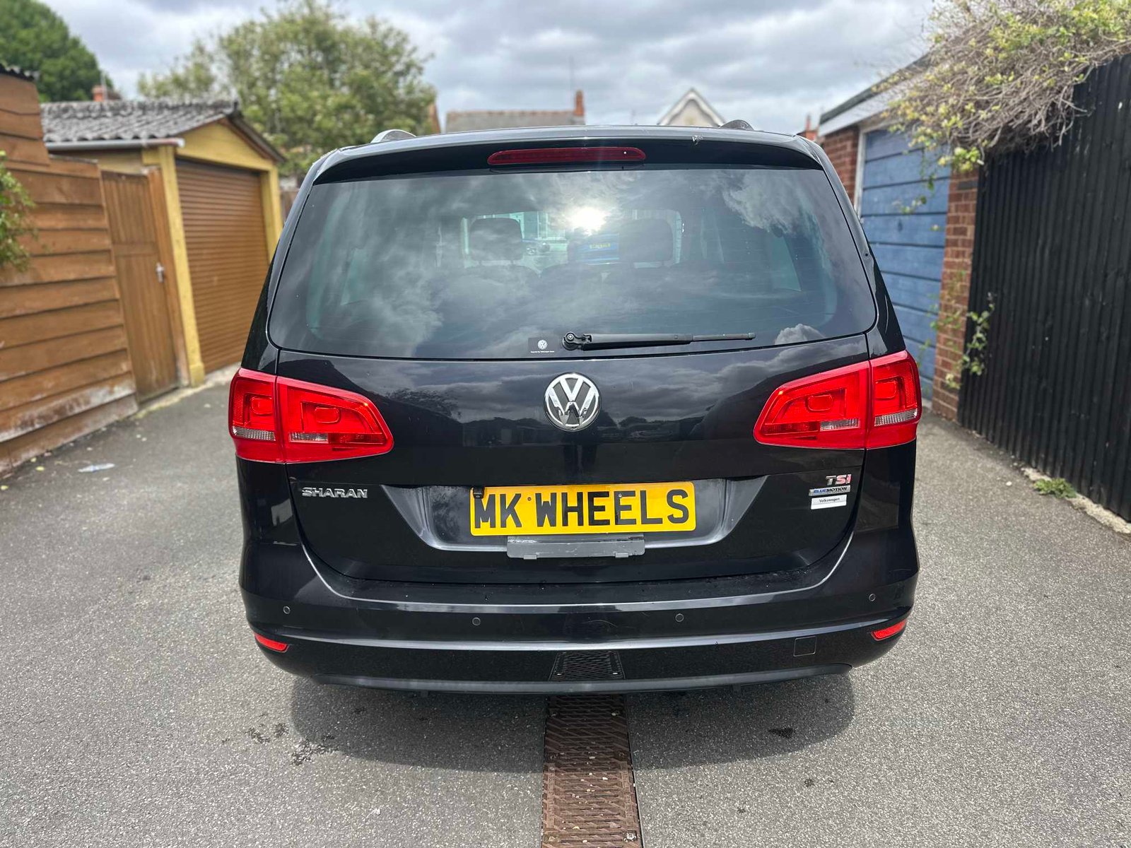
Volkswagen Sharan 2013 Black full									