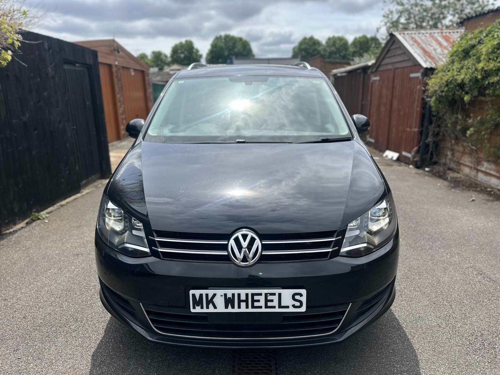
Volkswagen Sharan 2013 Black full									