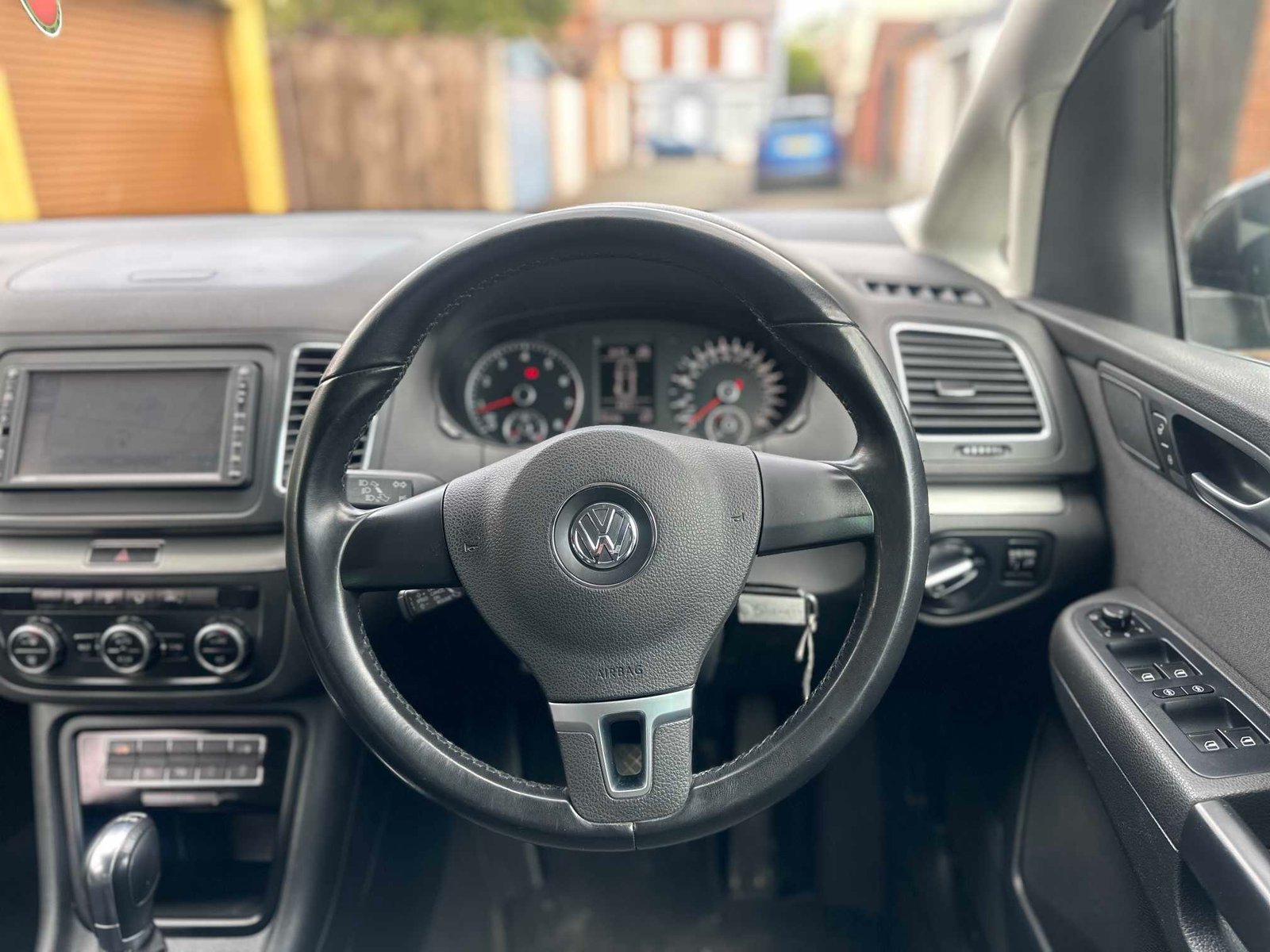 
Volkswagen Sharan 2013 Black full									