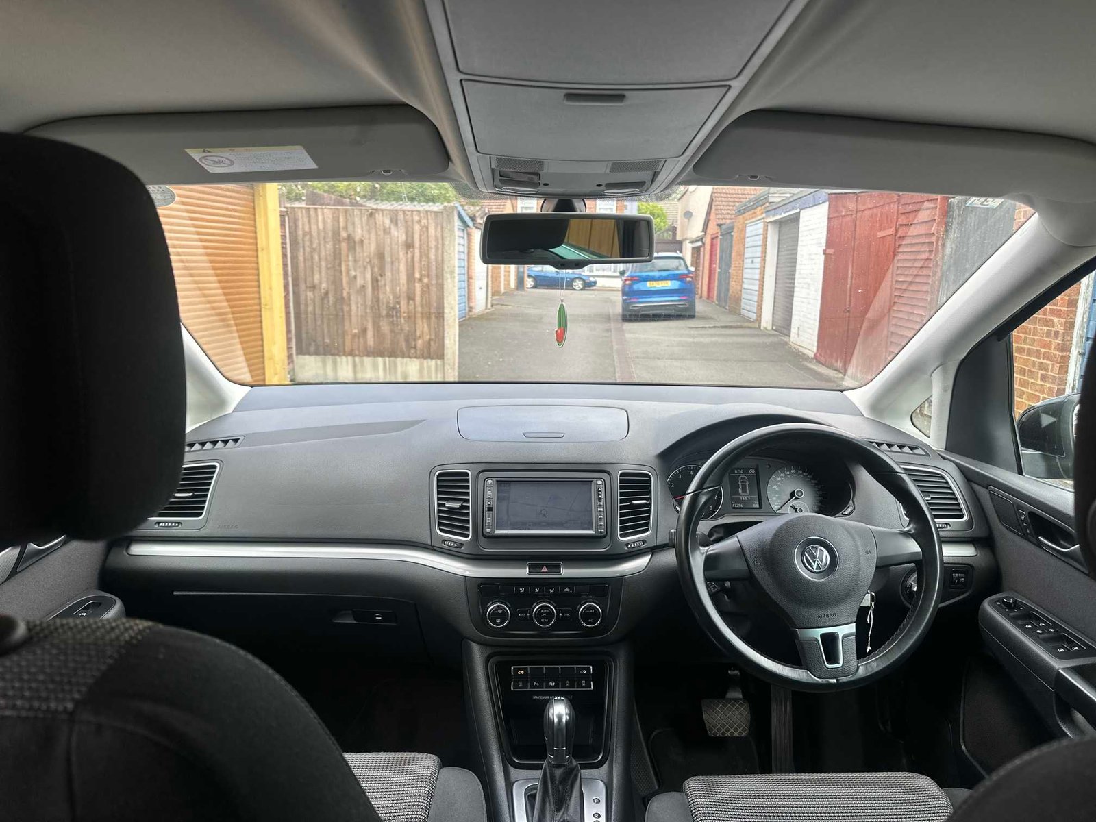 
Volkswagen Sharan 2013 Black full									