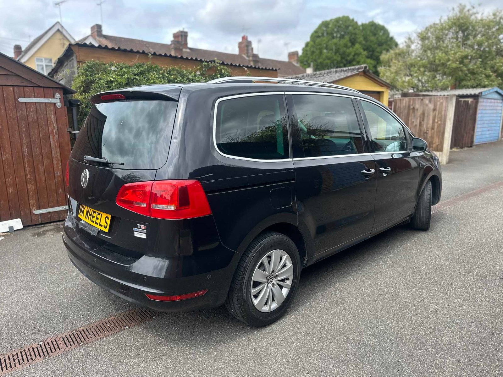 
Volkswagen Sharan 2013 Black full									