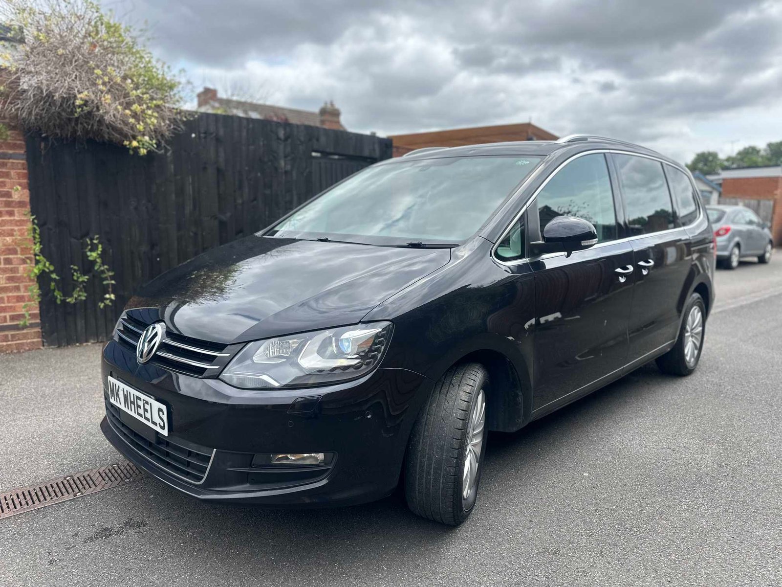 
Volkswagen Sharan 2013 Black full									
