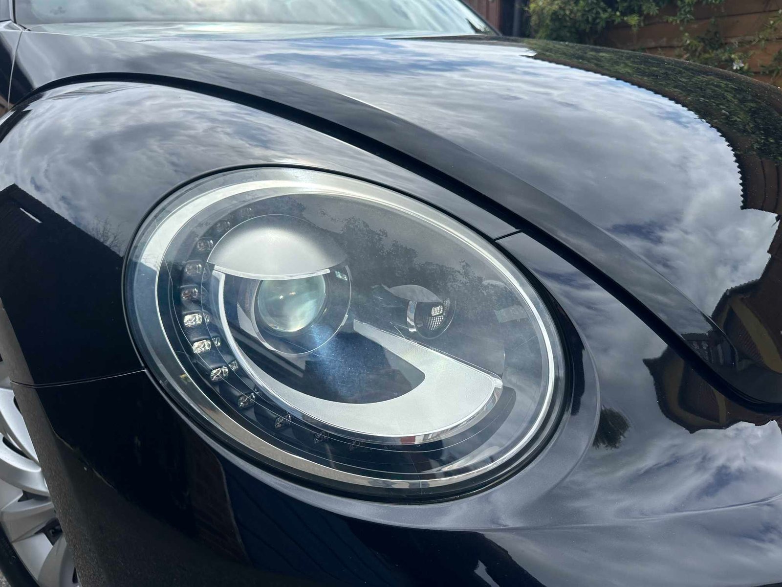 
Volkswagen Beetle 2013 Black full									