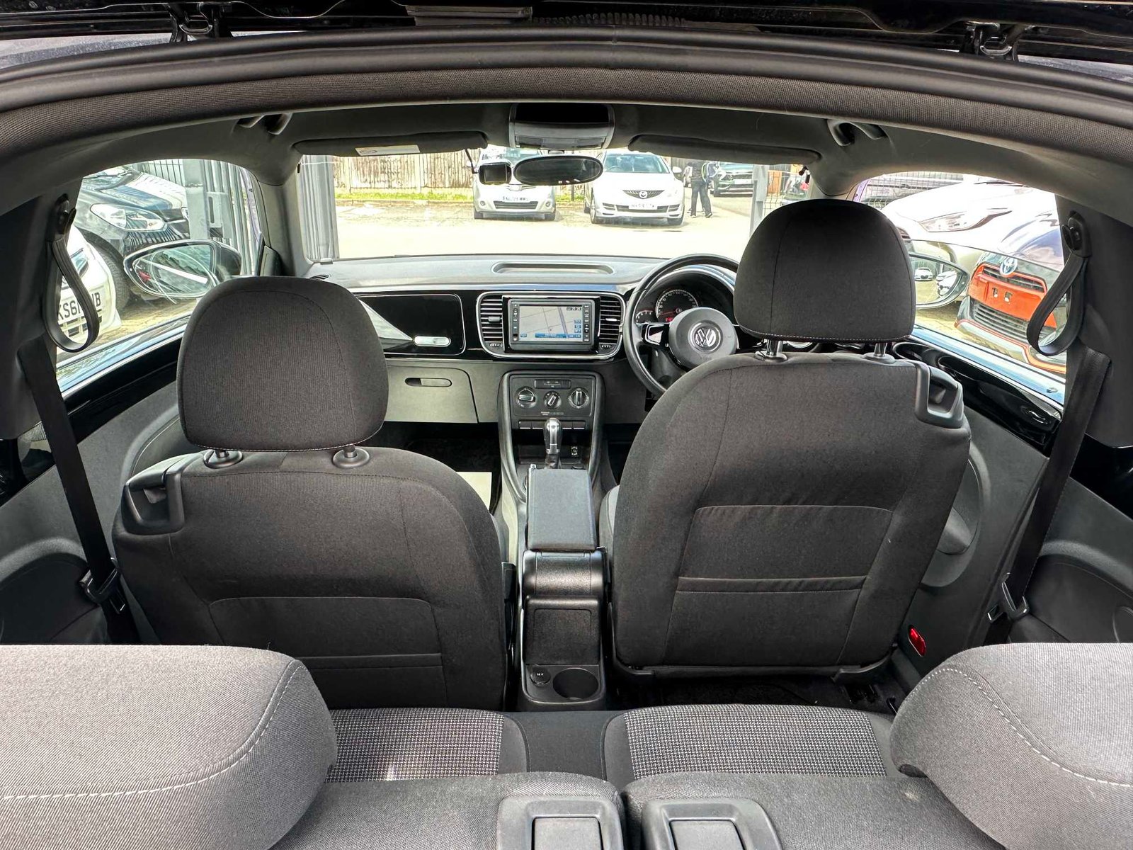
Volkswagen Beetle 2013 Black full									